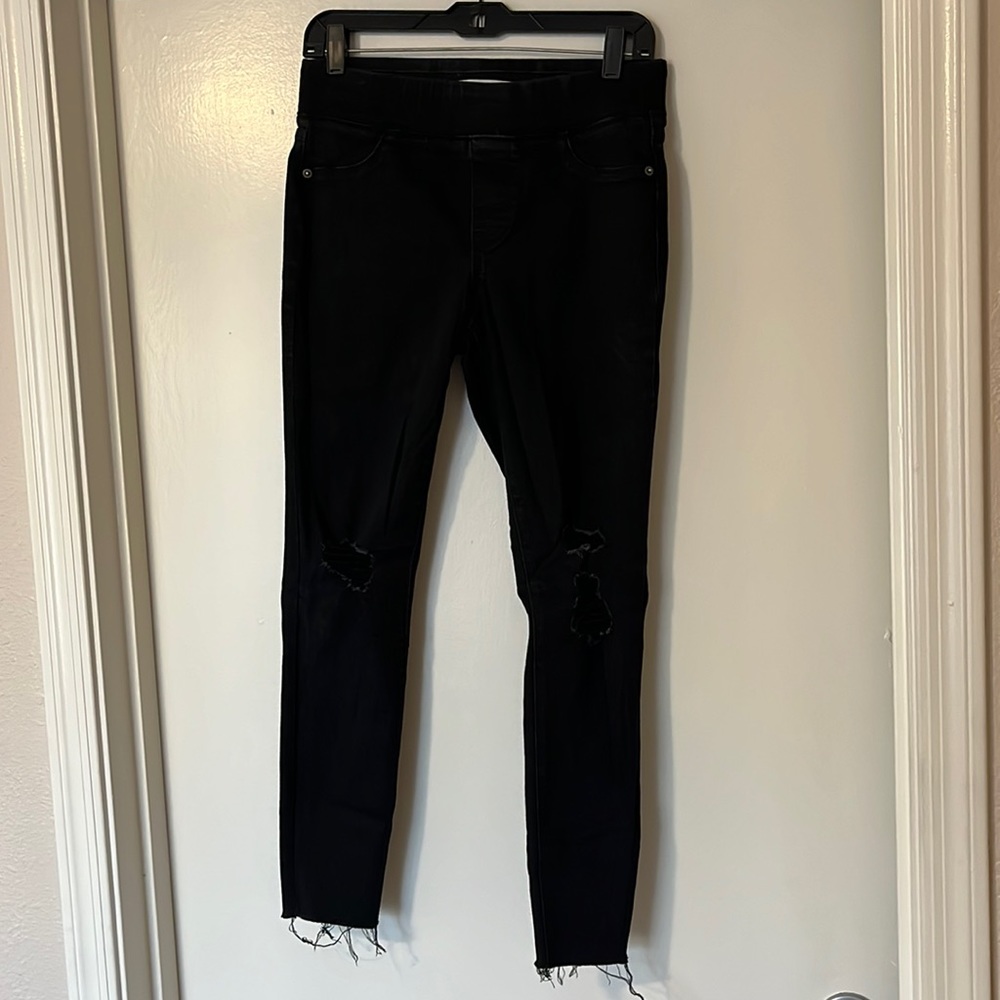 Old Navy Rockstar Jeggings with holes in jeans